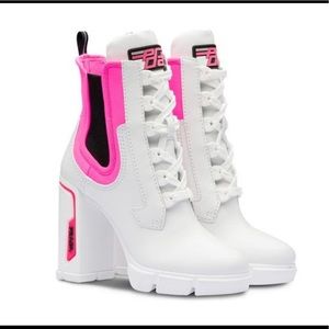 🎀 New Prada Boots 🎀